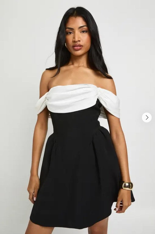 💎 Elegant Contrast Draped Mini Dress