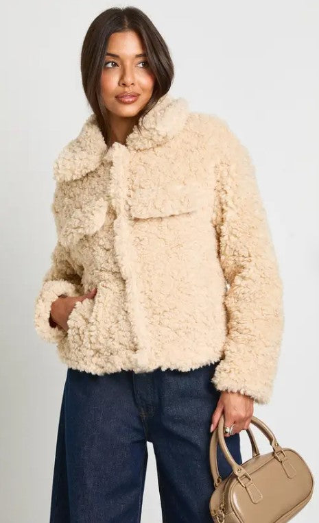 Luxury Teddy Jacket – Faux Fur Trucker Coat for Winter Elegance
